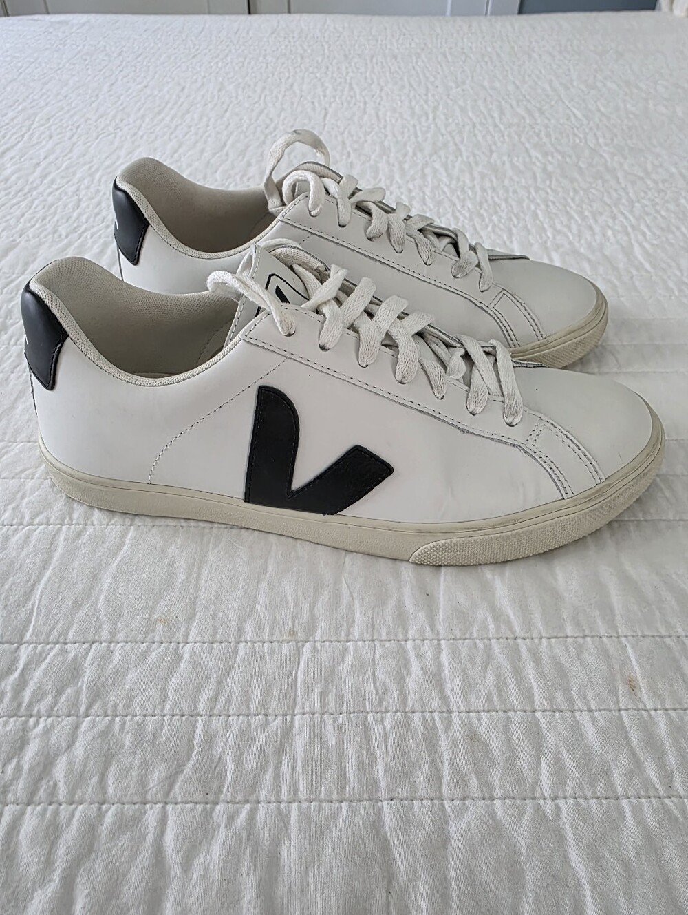 Veja Esplar White Leather Sneakers Womans Size 8 with Black Accents